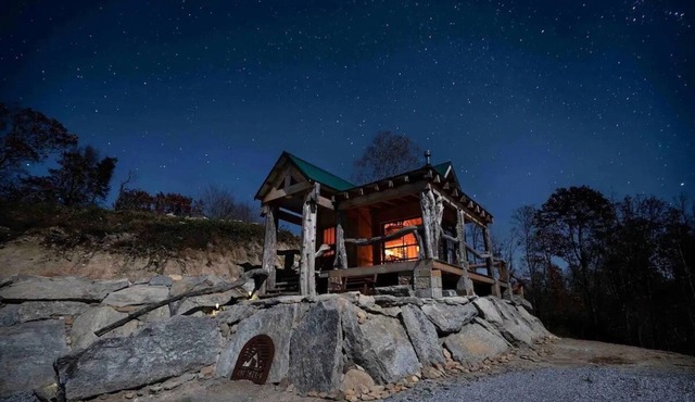 SKYLINE LODGE~ Spectacular Mountain Escape!