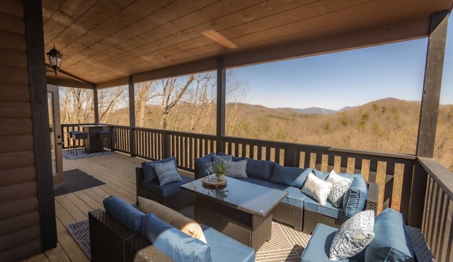 Skyline Ridge Cabin 4 Br Decks w Views Gatlinburg Pigeon Forge Sevierville