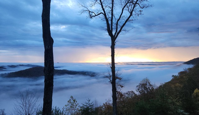 Skyline Serenity - Amazing views, wineries, golf, hiking, and more!