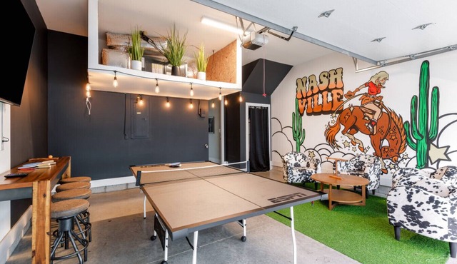 Skyline Serenity – Rooftop Patio – Ping Pong