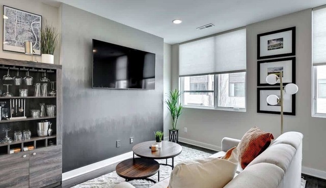 Skyline Stay - Near Downtown & Zoo+ Garage+Rooftop