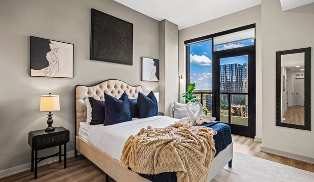 Skyline Townhouse: 3BR Penthouse ATL | CityView, Gym, Pool & Terrace