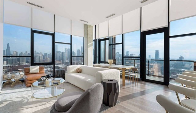 Skyline View Duo for Groups: Unmatched Luxury Stay