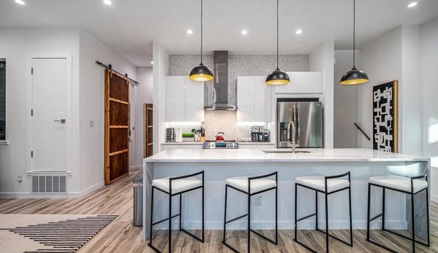Skyline View Luxury 3 story Townhouse