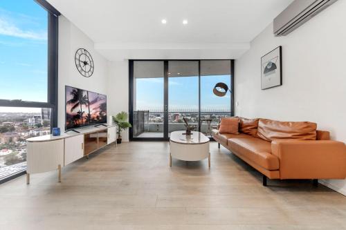 Skyline Views 2BR Plus 1 Study in Liverpool with Pool