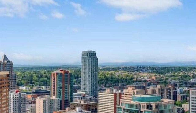 Skyline Views | Pool | Gym | 5 mins to Stampede