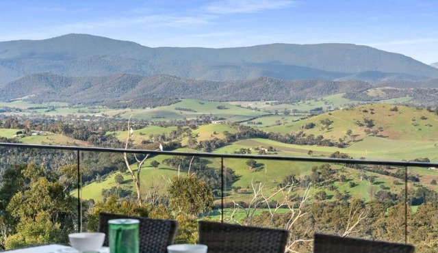 Skyline Views Yarra Valley's Elevated Escape