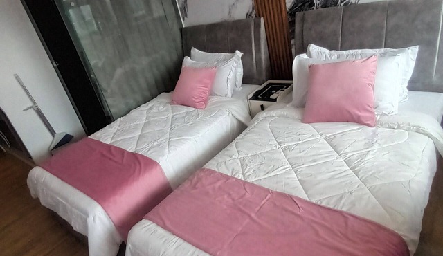 SkyPool Suite @ KL Sentral - Suite A