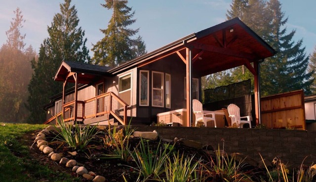 Skyriver Escape Riverfront With Hot Tub