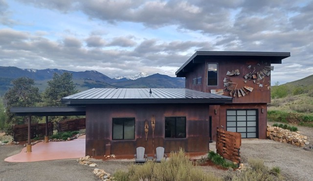 Skytop: Great views, remote, yet close to Winthrop