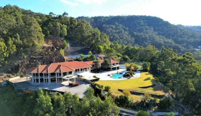 Skyview Paradise - Grand GC Hinterland Resort