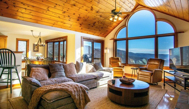 Skywalker Meadow 3 BR Home: True Retreat!