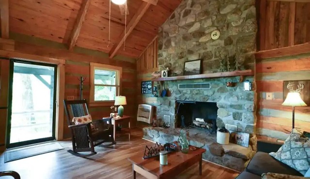 Skywatch Private Cabin Retreat with EV Chargernn