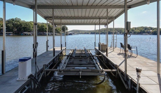 Skywater - Darling Family Oriented 2nd Tier Home with Guest House.