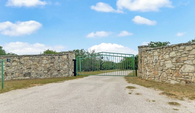 Slab Road Hill Country Escape!