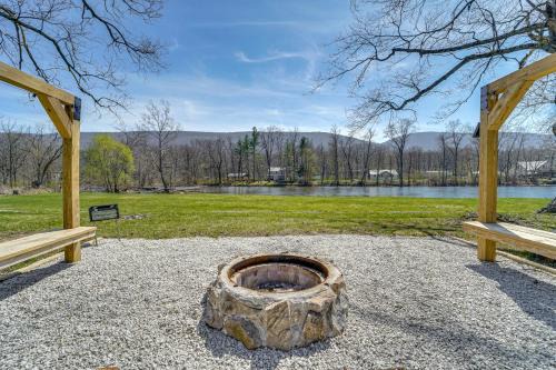 Slate Drake Cabin on Penns Creek with Deck and BBQ
