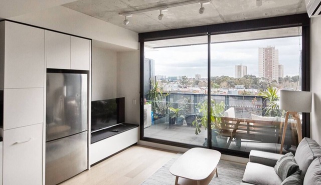 Slate Splendour Style meets Comfort on Bridge Road