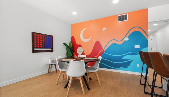SLC - Townhome - Airport - Mountain Views Garage