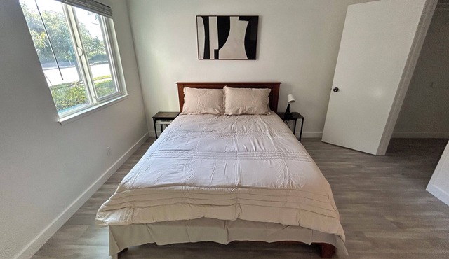 Sleek 1-bedroom condo in northern Rancho Cucamonga. Newly remodeled