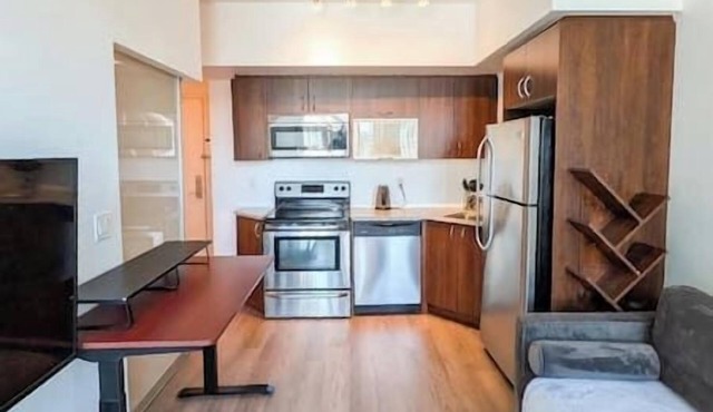 Sleek 1BR Suite in Liberty Village w/Full Gym