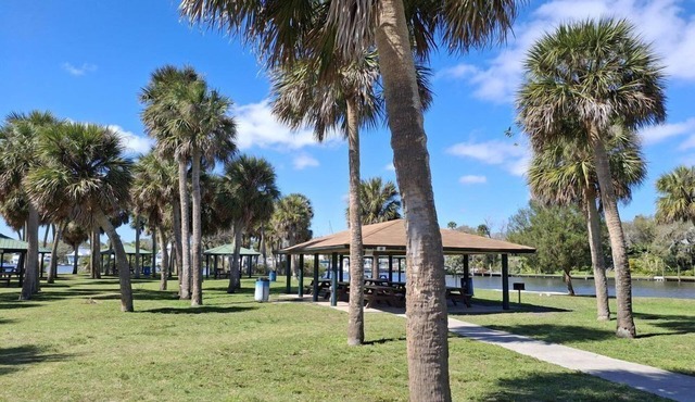 Sleek 1BR w/River View + Kitchen | Near the Beach