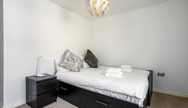 Sleek 2BD City Stay in the Heart of Edinburgh