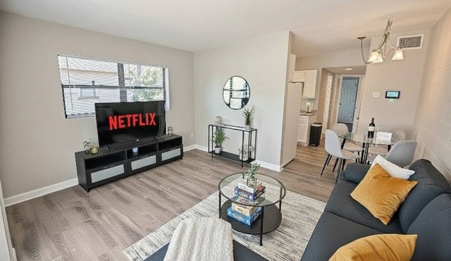 Sleek 2BR near Disney, Universal Stu & Downtown/ORMC