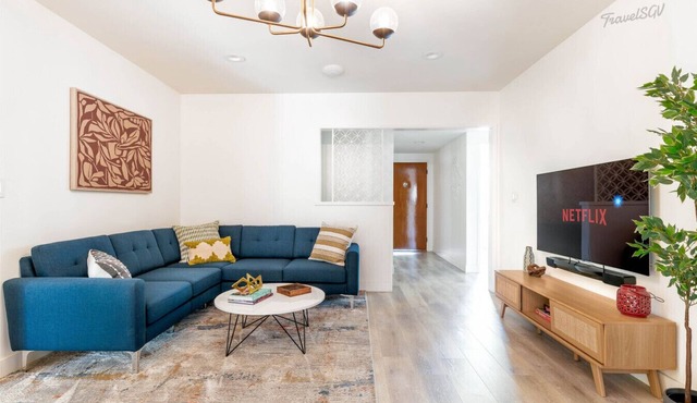 Sleek 3BR Home + EV Charger + Near DTLA #TravelSGV