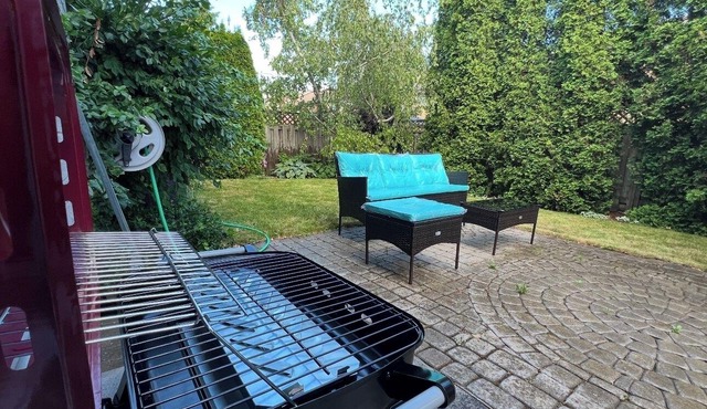 Sleek; 4 bedroom, two story with basement and Ping pong table in Thornhill