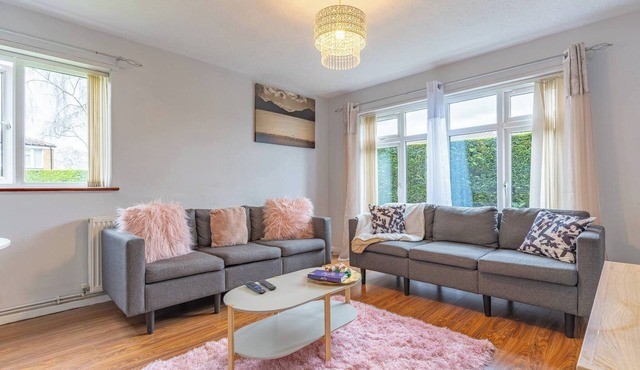 Sleek and Cozy 1BR Resorts World Nearby