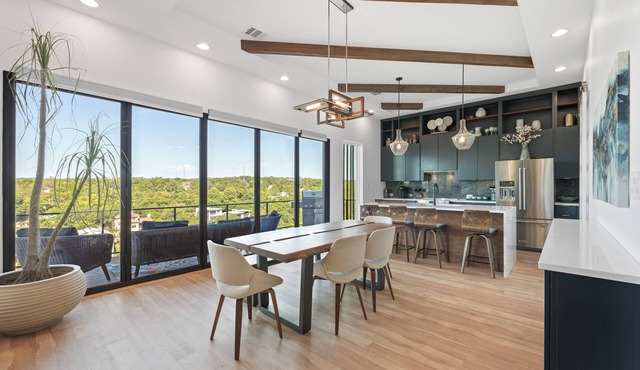 Sleek and Modern Home in Austin - 30 Day+ Rental