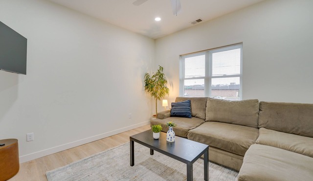 Sleek Apartment Near St Clair City Boat Harbor!