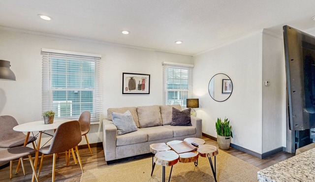 Sleek Bungalow with Hot Tub | 3 Blocks to Heavenly Gondola, 12 Mins to Beach