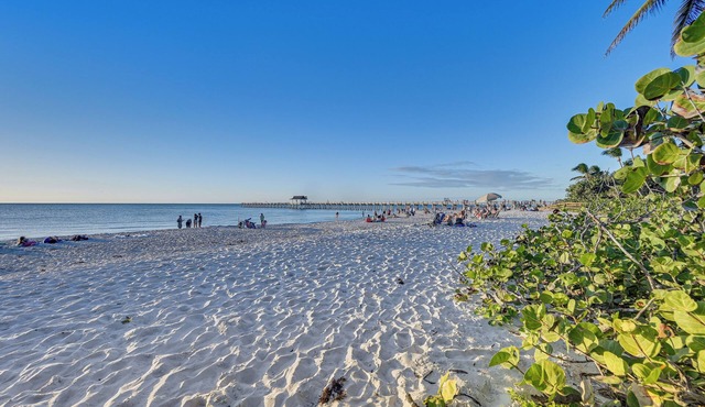 Sleek Coastal Abode: 1 Block to Naples Beach!