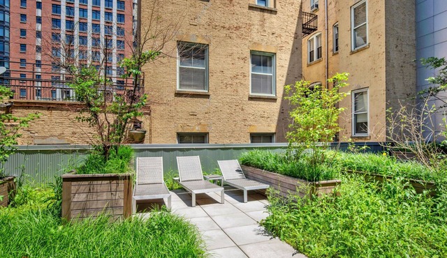 Sleek Downtown BK 1BR w/Elevator & Lounge, near groceries, by Blueground