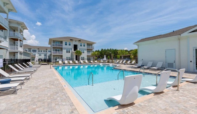 Sleek Escape: Modern 3 BR Jacksonville Condo