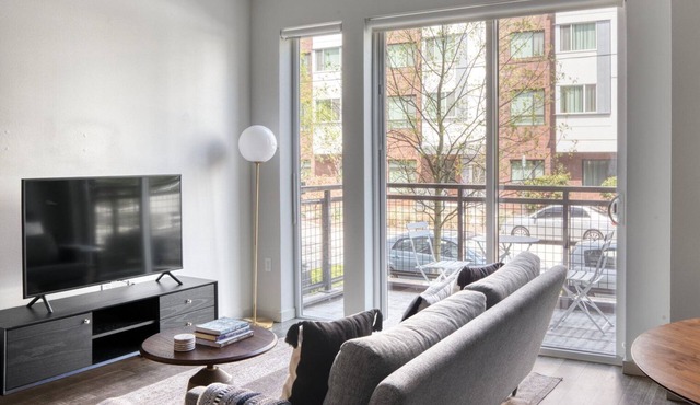 Sleek First Hill Jr 1BR w/Gym, Lounge & Rooftop, nr Park, by Blueground