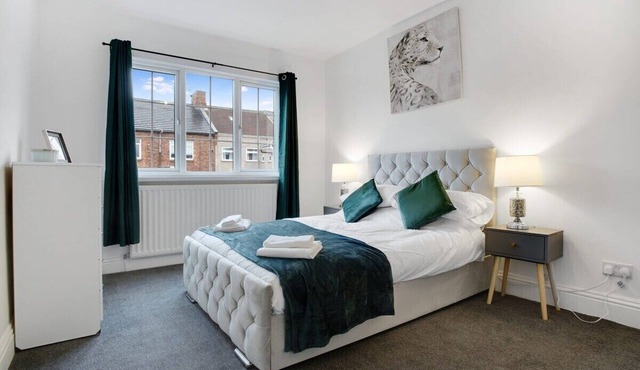 Sleek Gem Home in Houghton le Spring, Sleeps 5