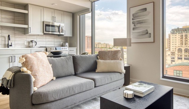 Sleek Golden Triangle 1BR w/ Pool, Gym & W/D, next to Park, by Blueground