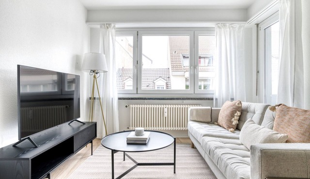 Sleek Iselin 2 Room w/Storage, 1min to Local Market, by Blueground