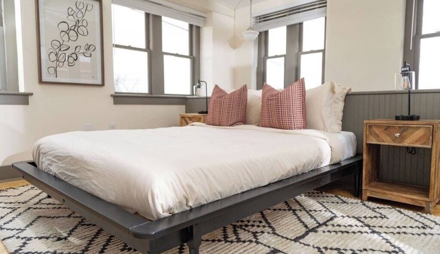 Sleek loft minutes from downtown