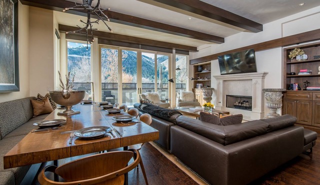 Sleek Luxury Townhome with Mountain Views Located in Ketchum