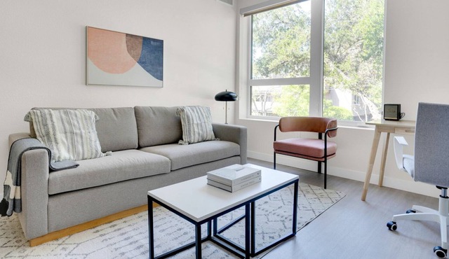 Sleek Menlo Park 1BR w/ Lounge & W/D, walk to Caltrain, by Blueground