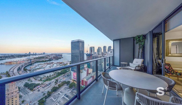 Sleek Miami Downtown Condo with Water Views