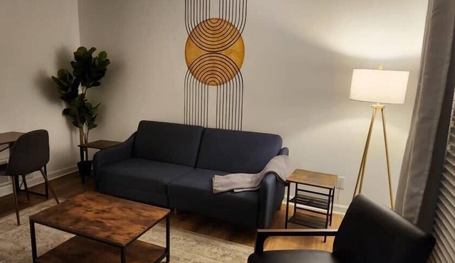 Sleek Modern 2-Bedroom Townhouse Near Bardstown Rd