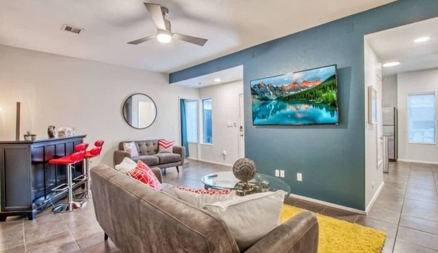 Sleek Modern 4BR Near Fort Bliss
