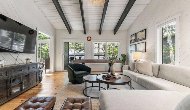 Sleek Modern Lake House