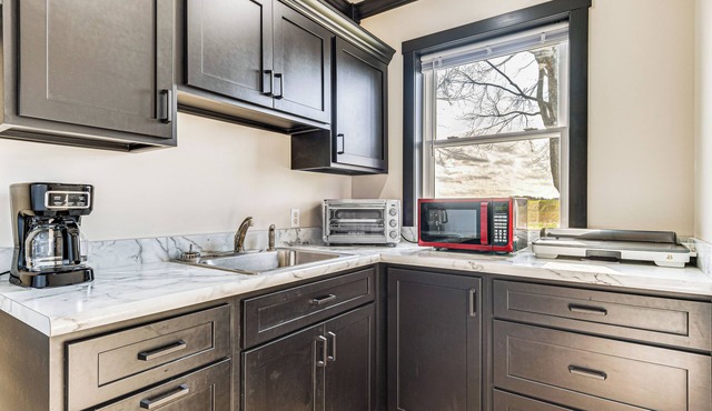 Sleek Montgomery Apartment: Shared Outdoor Space