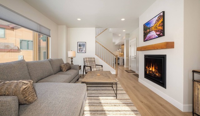 Sleek Mountain Retreat w/Fireplace + Views