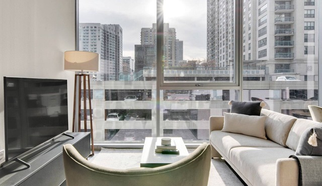 Sleek River North 1BR w/Gym, Lounge & Roof, 1 block to L, by Blueground